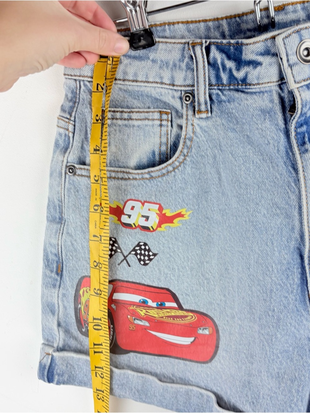 Disney Pixar Denim Shorts Women Size 5 Cars Lightning McQueen Cosplay Disneyland - Picture 6 of 10